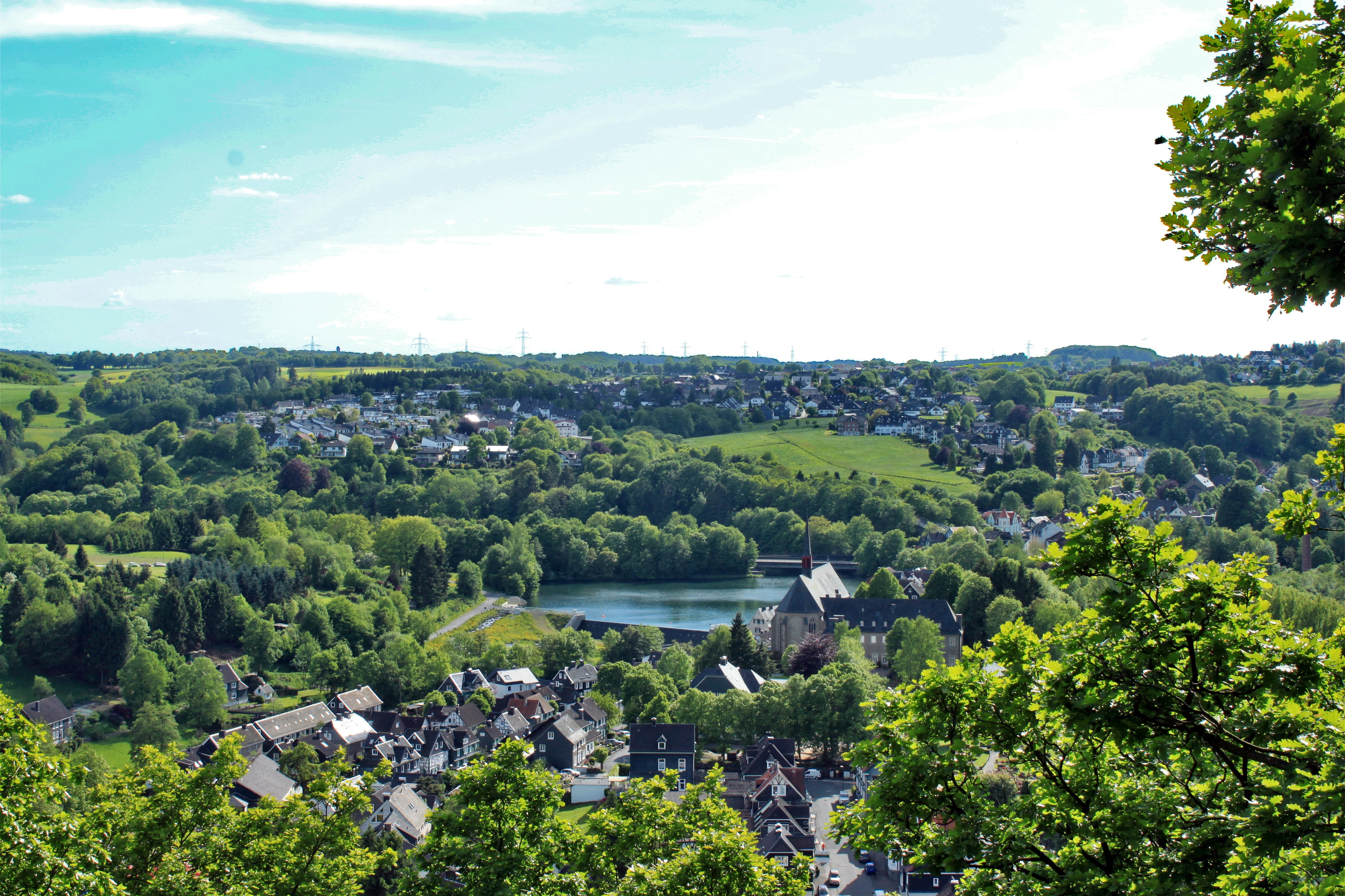 Blick vom Bilstein hinunter auf Beyenburg und den Stausee