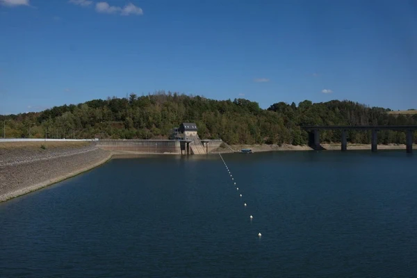 Damm der Wuppertalsperre bei Krebsöge